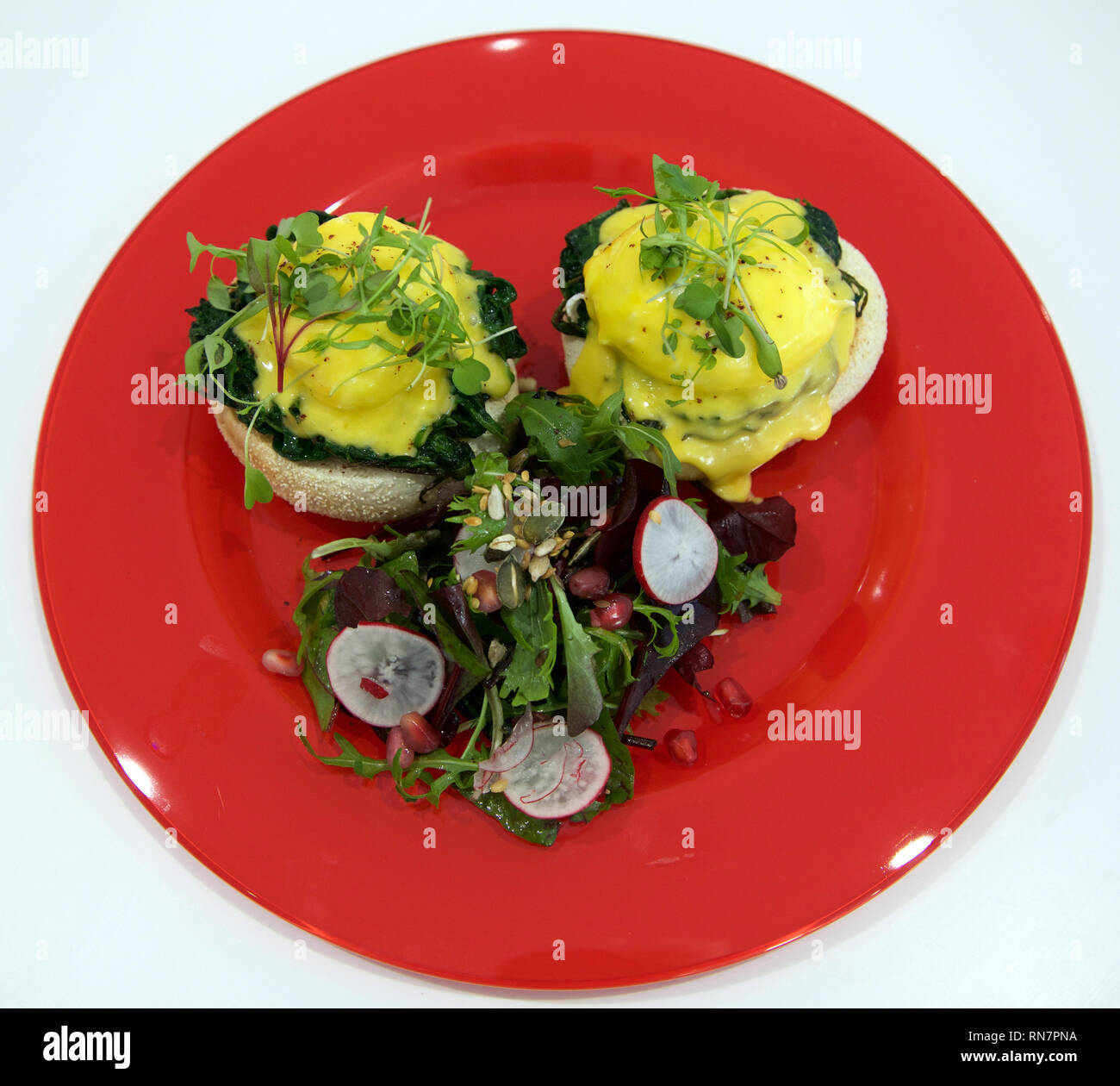 Uova Benedict servito a Eathos Catering, Dublin Foto Stock