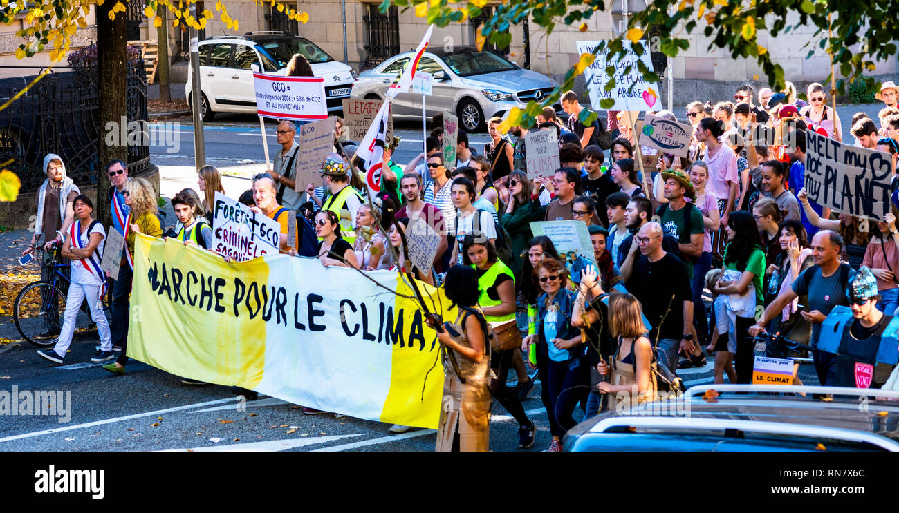 Ottobre 2018, Strasburgo, Alsazia, Francia, marcia di protesta contro il clima il riscaldamento globale Foto Stock