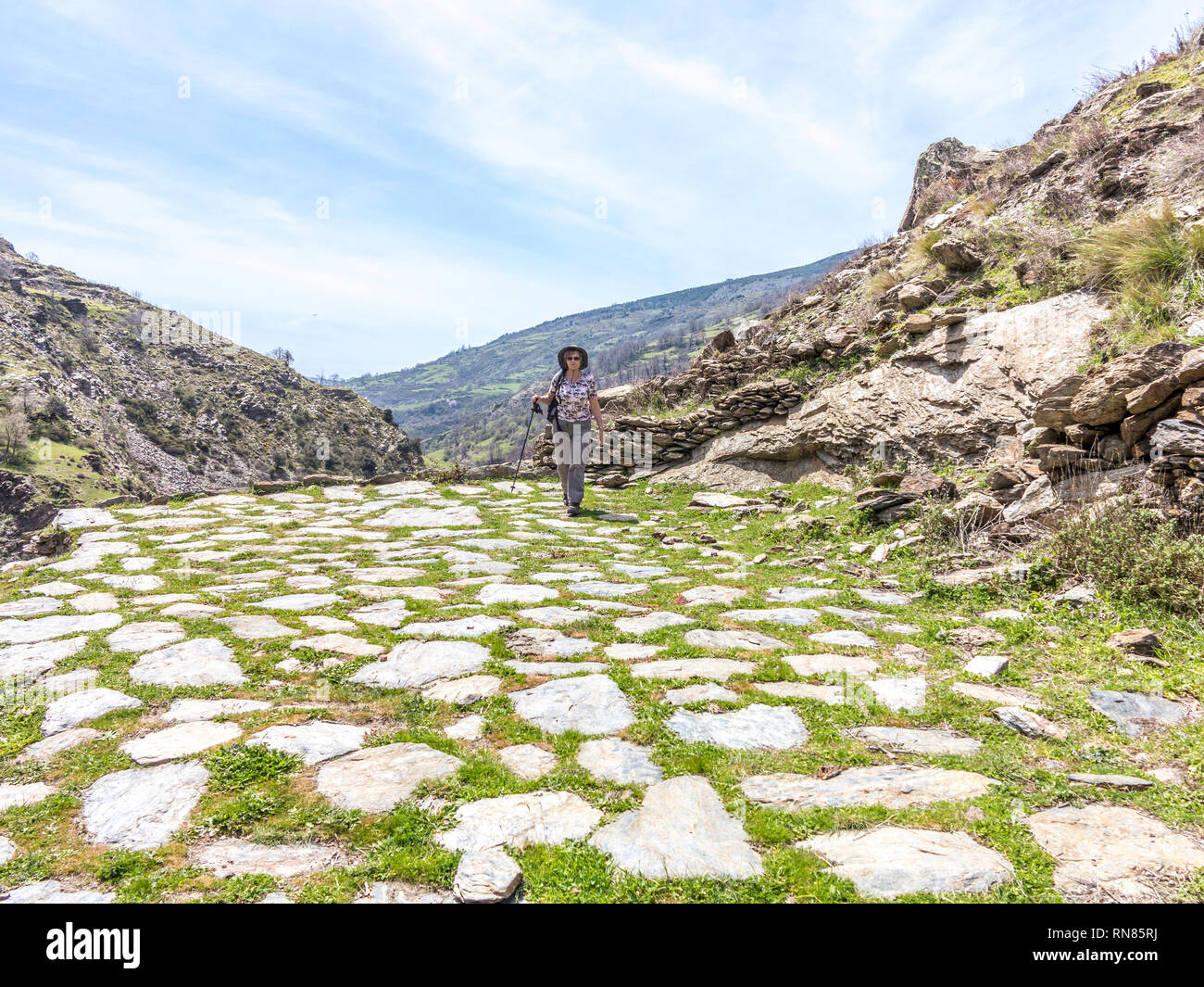 Capileira - abbandonate pavimenti di trebbiatura. Uno dei molti abbandonato sul lato della collina sopra Capileira Foto Stock