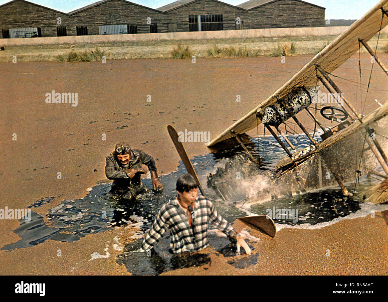 TERRY THOMAS, quelle magnifiche gli uomini nella loro macchine volanti o come ho volato da Londra a Parigi in 25 ore 11 MI, 1965 Foto Stock