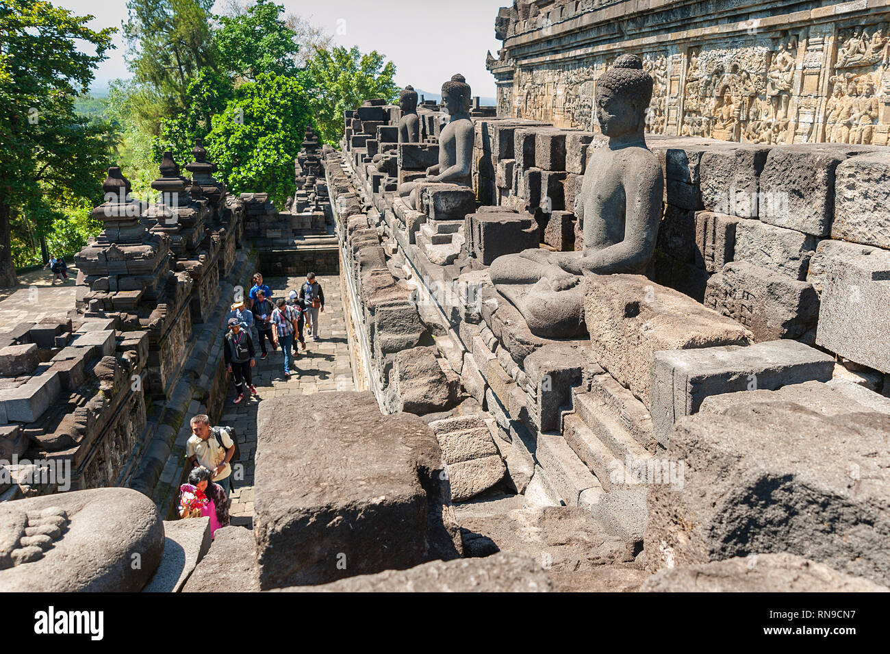 Yogyakarta Indonesia - 30 lug 2016 : turista che visita il Tempio di Borobodur. Borobodur tempio è uno dell'UNESCO patrimonio dell'umanità. Foto Stock