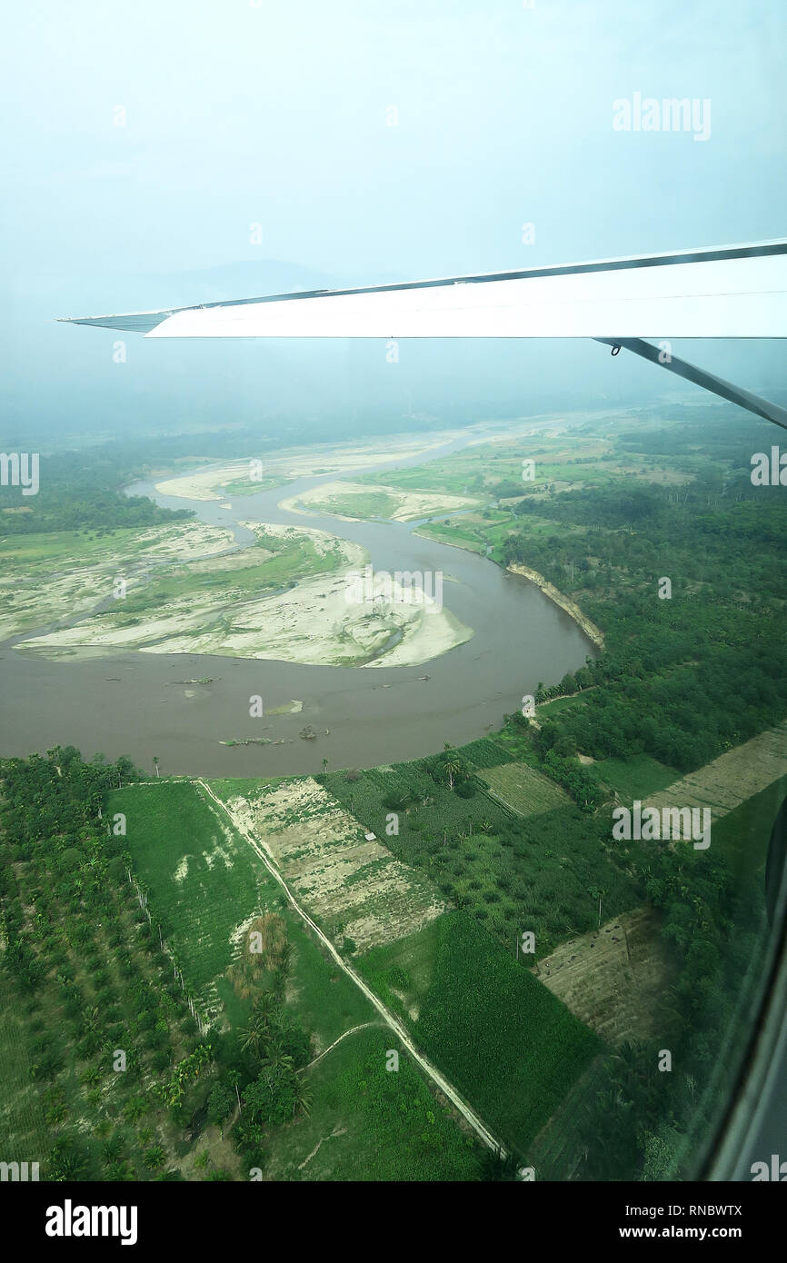 Vista Aerea della Foresta Pluviale di Sumatra, nella provincia di Aceh, Indonesia Foto Stock