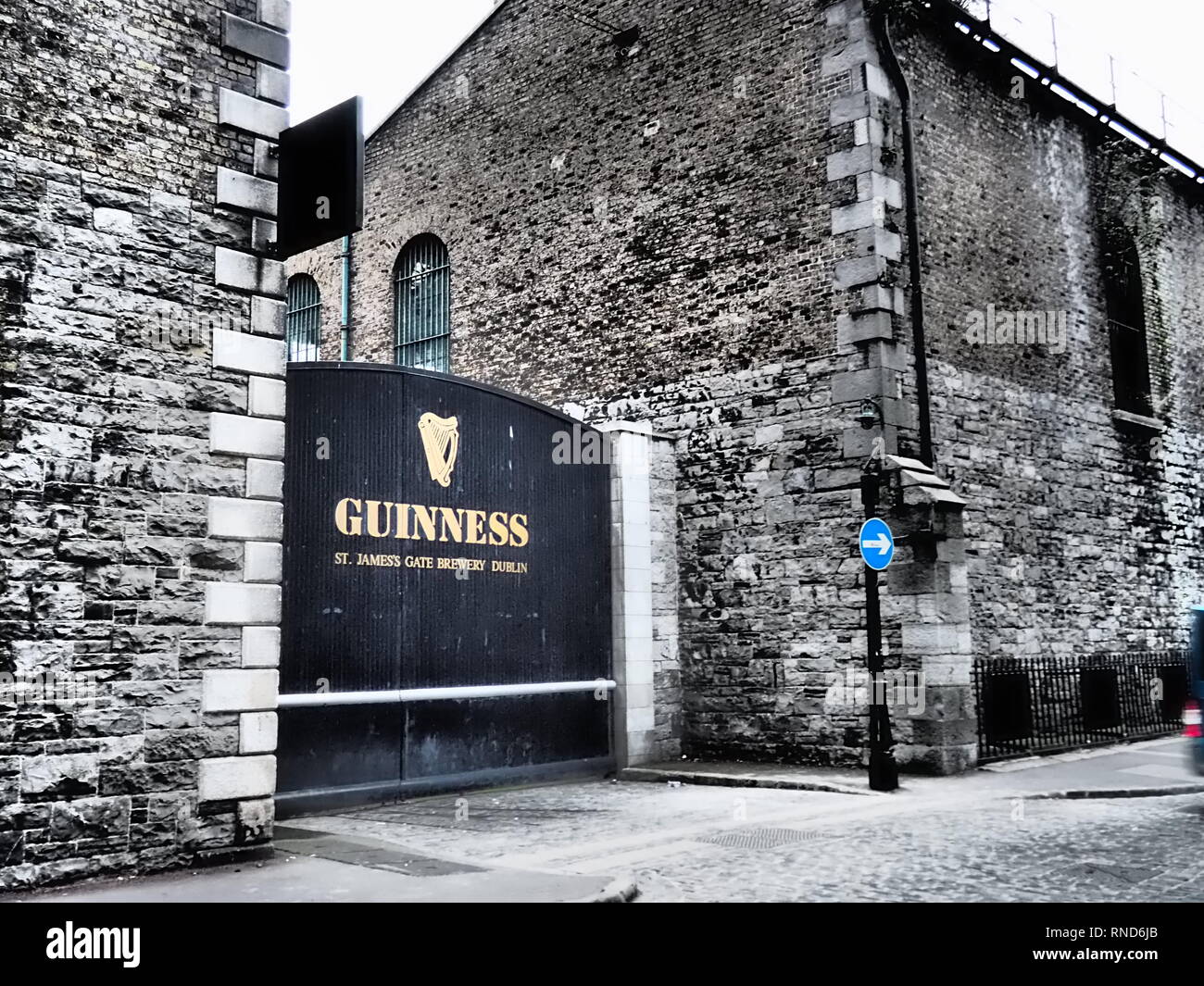 St James Gate, ingresso della fabbrica della Guinness a Dublino - Irlanda Foto Stock