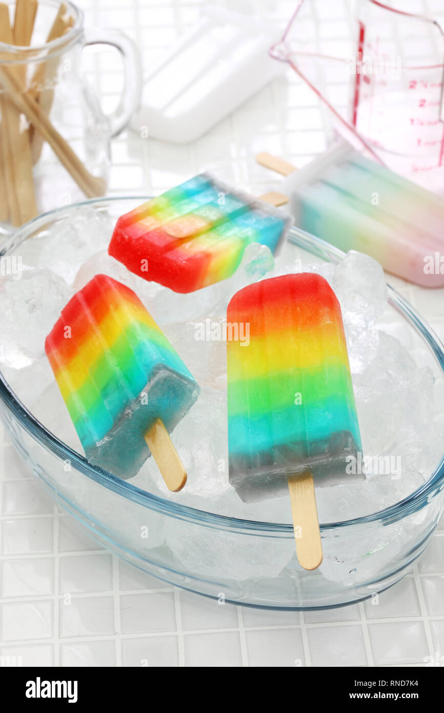 In casa rainbow ice pop Foto Stock