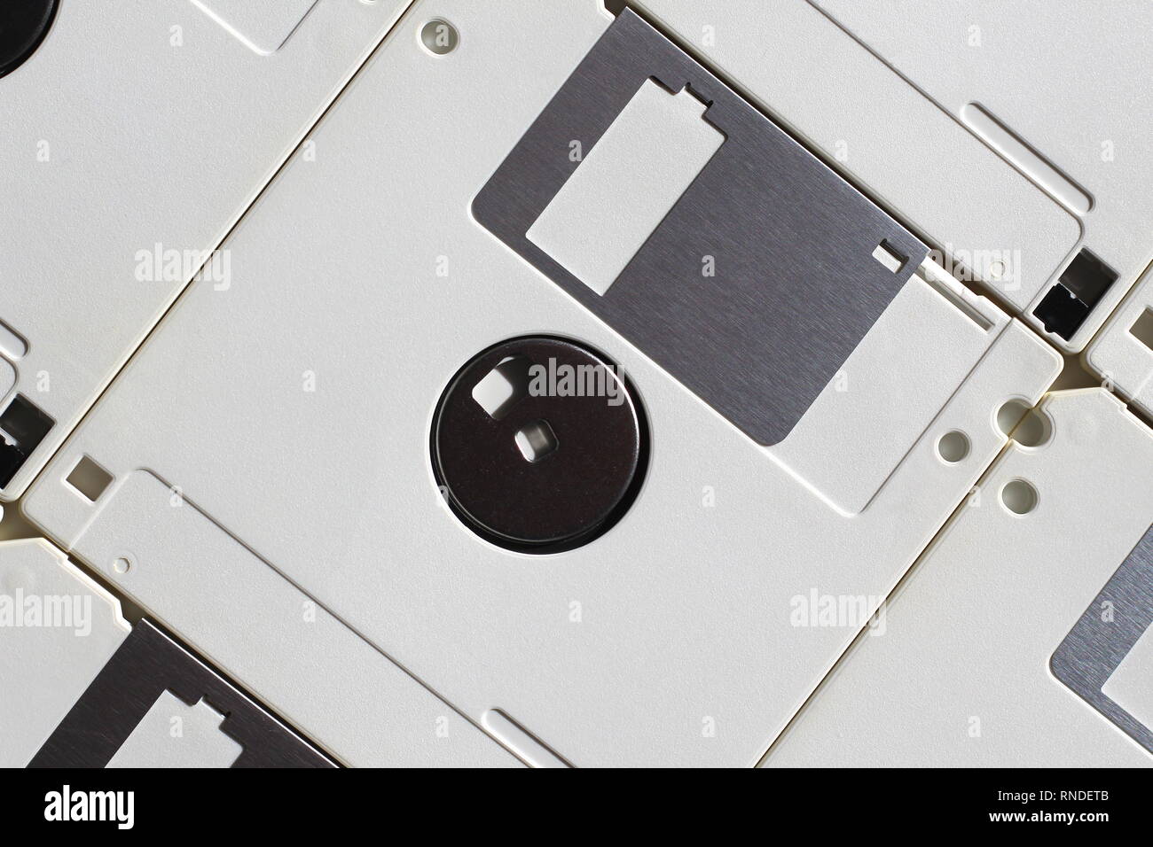 Bianco dischi floppy accanto a ciascun altro, close-up Foto Stock