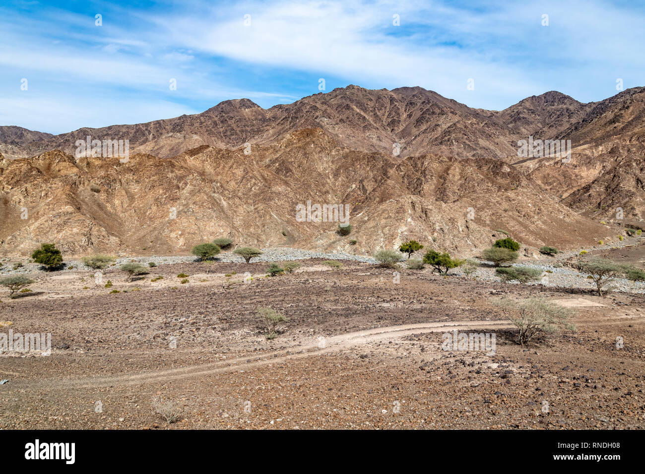 Arid mountains immagini e fotografie stock ad alta risoluzione - Alamy