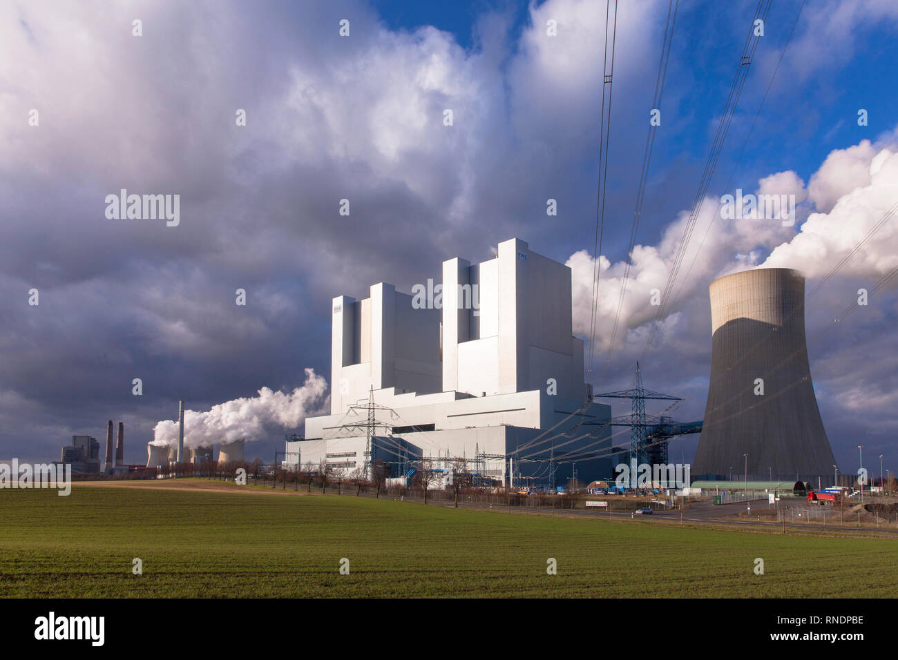 La centrale elettrica a lignite Neurath in Grevenbroich. azionato da RWE Power AG, Germania. das Braunkohlekraftwerk Neurath bei Grevenbroich, Betreib Foto Stock