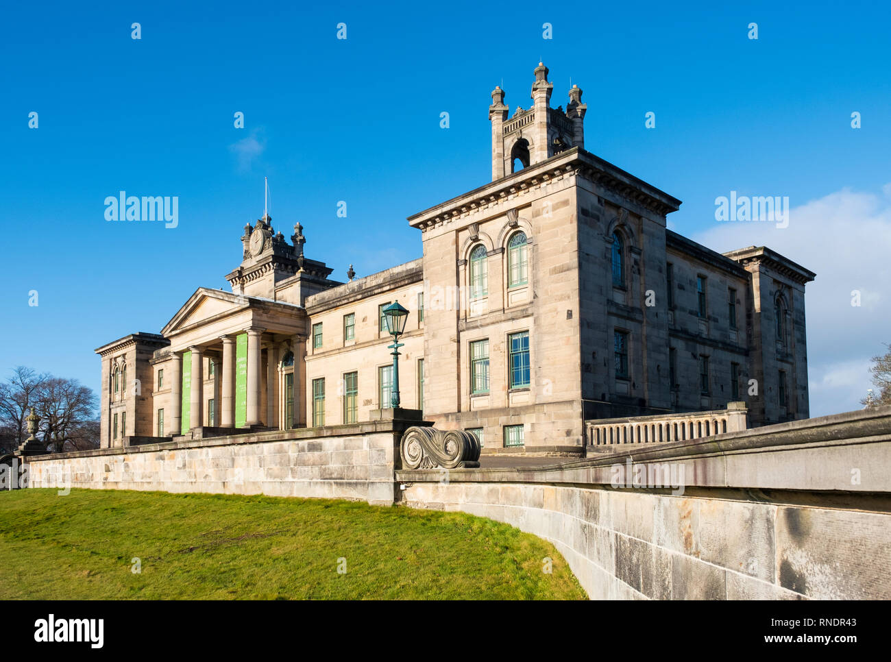 Vista esterna della Scottish Galleria Nazionale di Arte Moderna - due, a Edimburgo, Scozia, Regno Unito Foto Stock