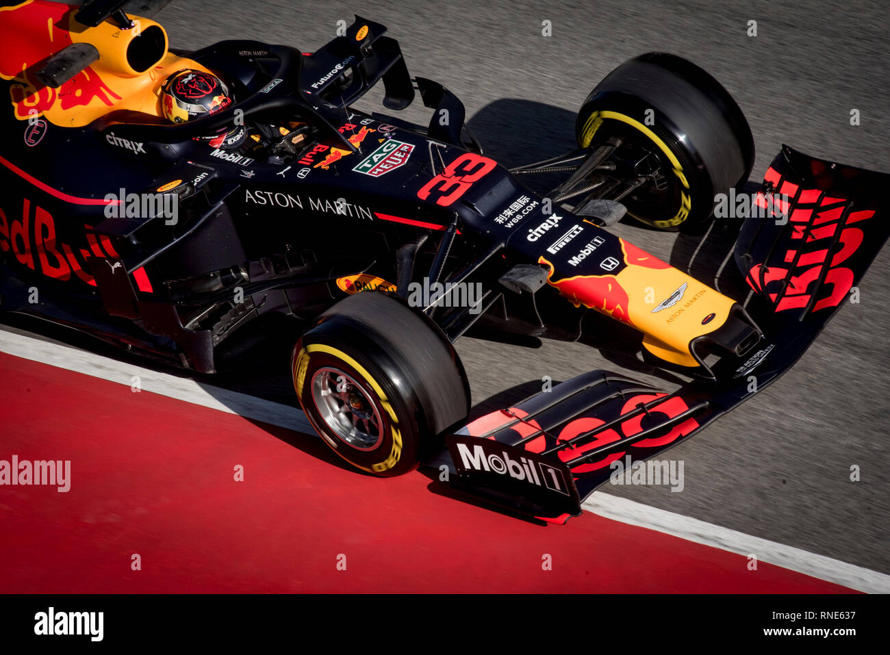 Montmelo, Barcelona, Spagna. 18 Febbraio, 2019. Max Verstappen (Paesi Bassi) del team Red Bull Racing sul Circuito de Catalunya di Montmelo (provincia di Barcellona). Credito: Jordi Boixareu/Alamy Live News Foto Stock