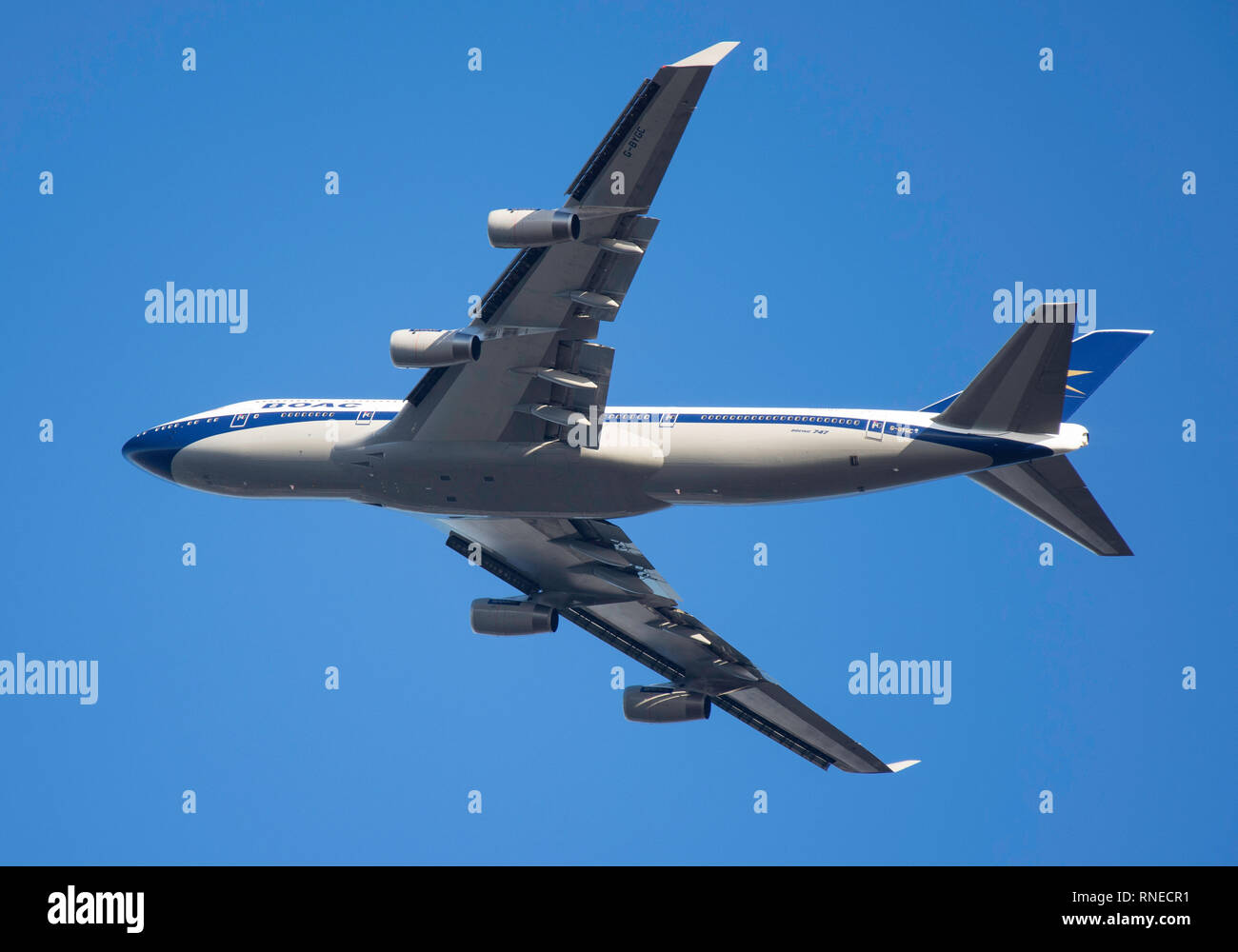 Londra Heathrow, UK. 19 feb 2019. British Airways Boeing 747-436 aeromobili (100 Retro-nella vecchia livrea BOAC) il decollo dall'aeroporto di Heathrow, Greater London, England, Regno Unito Credito: Greg Balfour Evans/Alamy Live News Foto Stock
