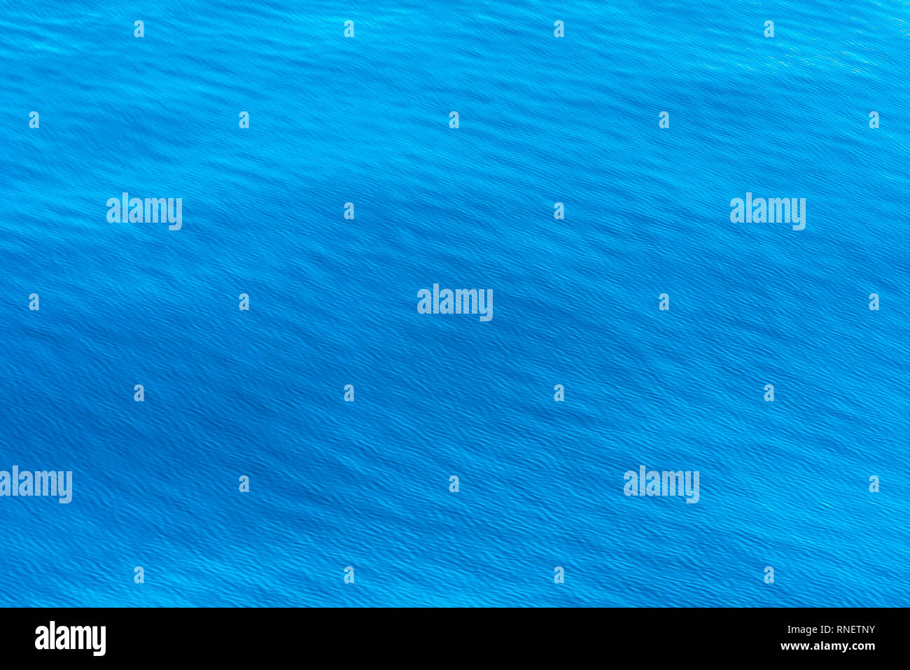 Mare Blu - sfondo blu con acqua normale struttura ad onda Foto Stock