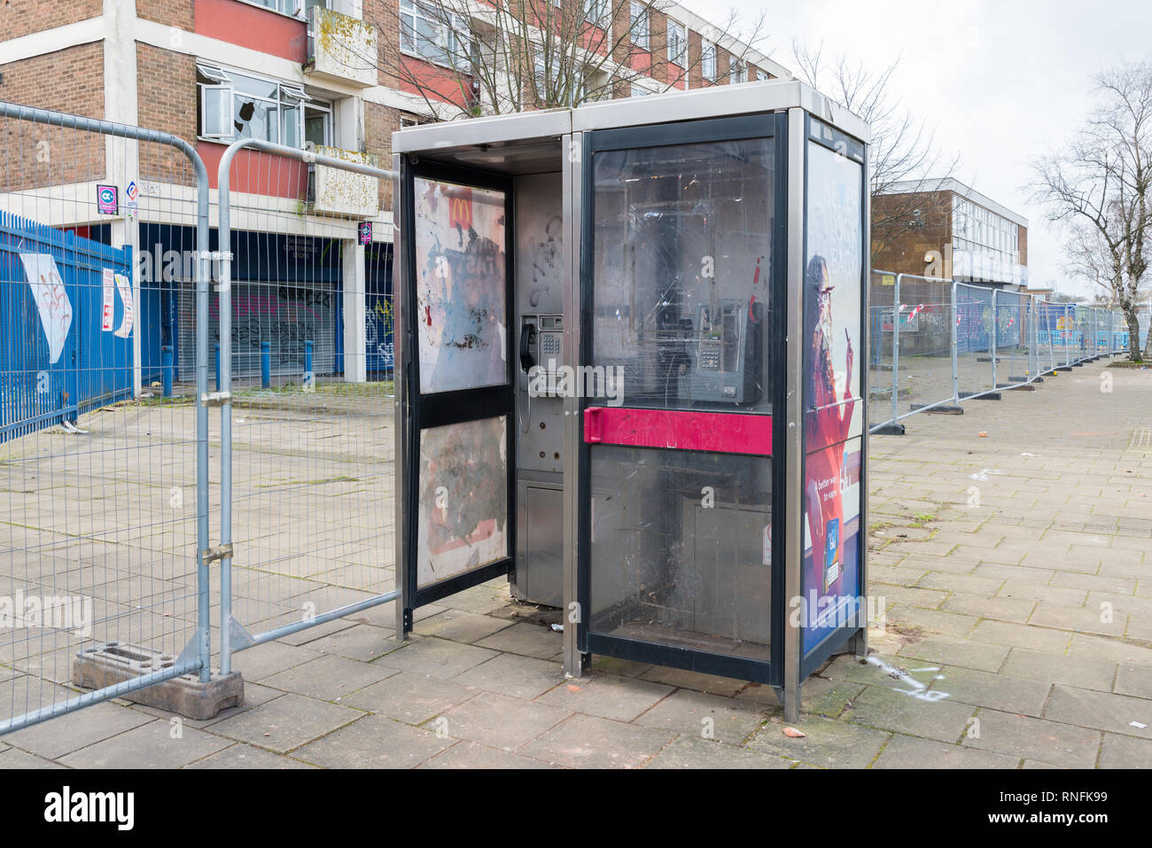 Il Poolway Shopping Centre in Garretts verde, Yardley, Birmingham attende demolizione a seguito di un acquisto obbligatorio ordine da parte del consiglio comunale di Birmingham Foto Stock