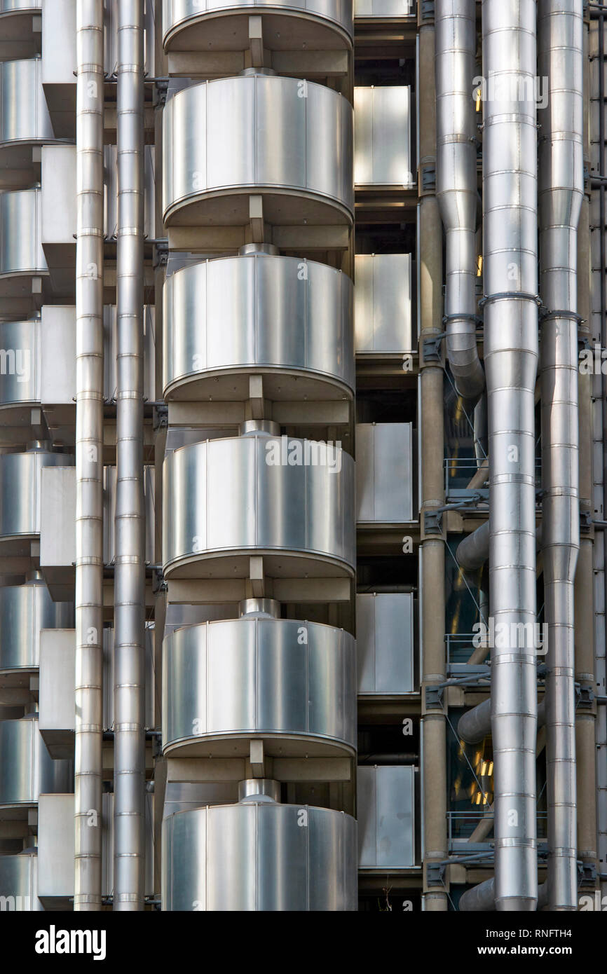 Londra La città di Londra LA STRUTTURA DEL LLOYDS EDIFICIO DI ASSICURAZIONE Foto Stock