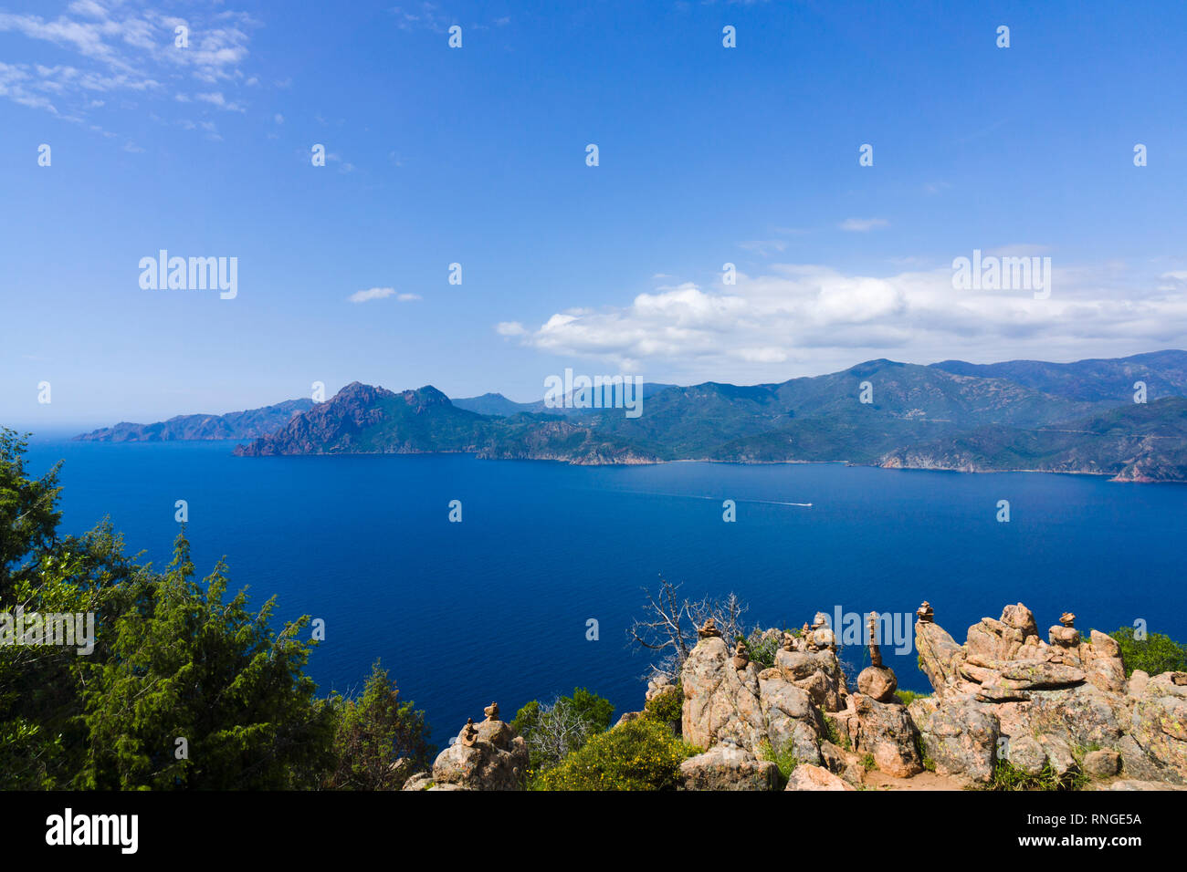 Vista sul golfo di Porto da Château Fort Viewpoint, Calanques de Piana, Corsica, Francia Foto Stock