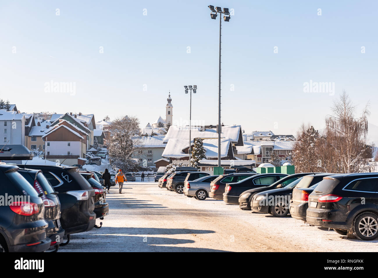Parcheggio auto in Hauser Kaibling uno dell'Austria top ski resorts 44 impianti di risalita 123 chilometri di piste da sci, parcheggio auto, asservita 4 montagne Foto Stock