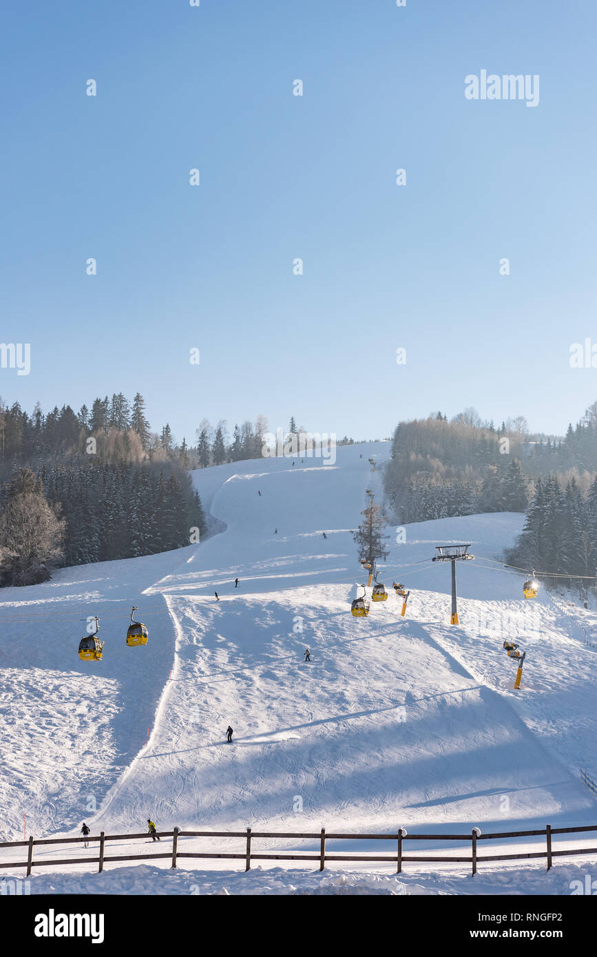 Stazione di sci Hauser Kaibling uno dell'Austria top ski resorts: 44 impianti di risalita, 123 km di piste da sci, parcheggio, Schladminger interconnessi 4 montagne Foto Stock
