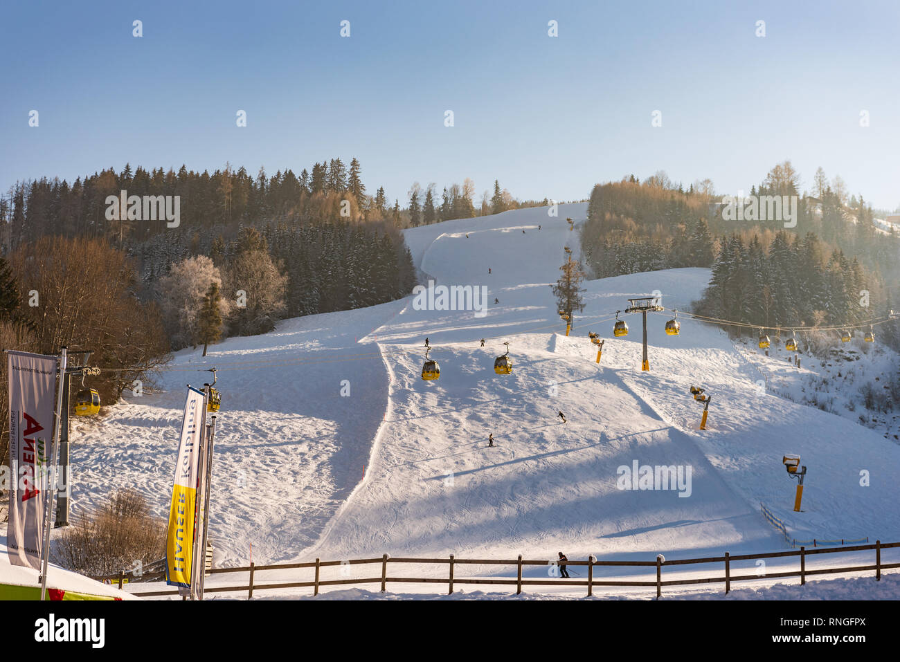 Stazione di sci Hauser Kaibling uno dell'Austria top ski resorts: 44 impianti di risalita, 123 km di piste da sci, parcheggio, Schladminger interconnessi 4 montagne Foto Stock