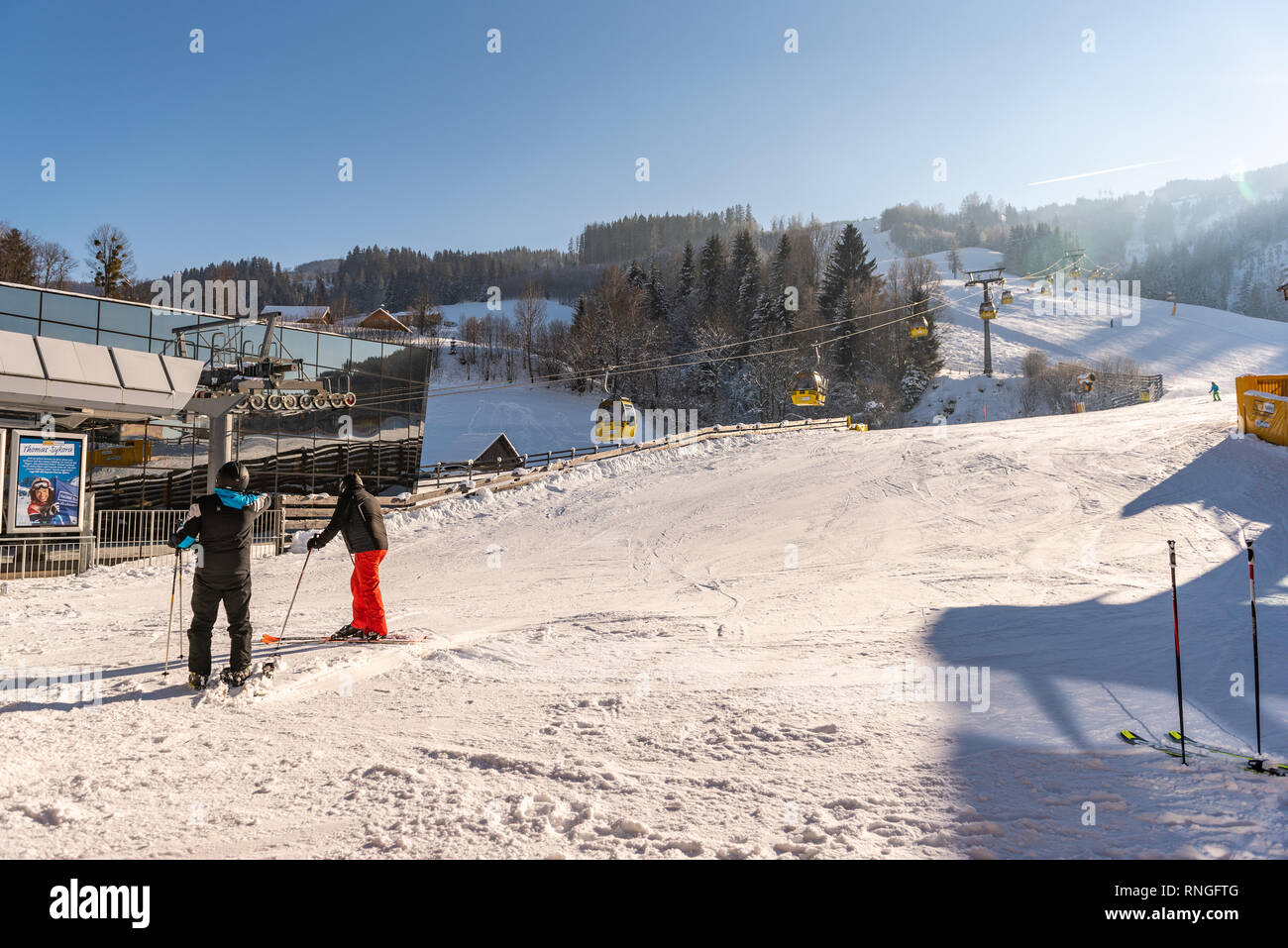 Stazione di sci Hauser Kaibling uno dell'Austria top ski resorts: 44 impianti di risalita, 123 km di piste da sci, parcheggio, Schladminger interconnessi 4 montagne Foto Stock