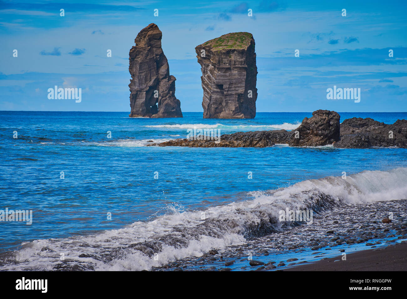 Le rocce vulcaniche di Mosteiros beach, Sao Miguel, Azzorre Foto Stock