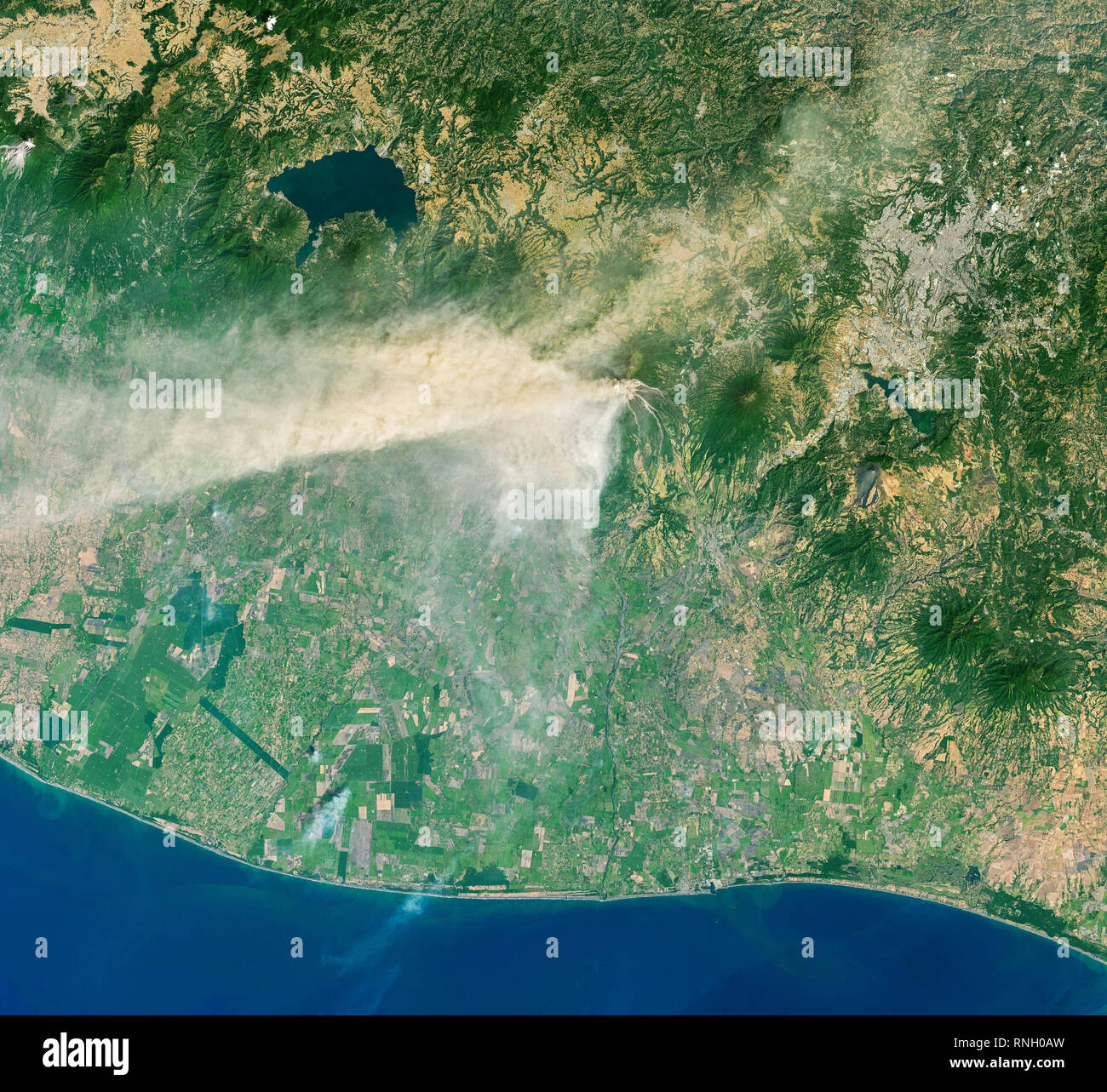 Vista satellitare del vulcano attivo Volcán de Fuego Guatemala Foto Stock