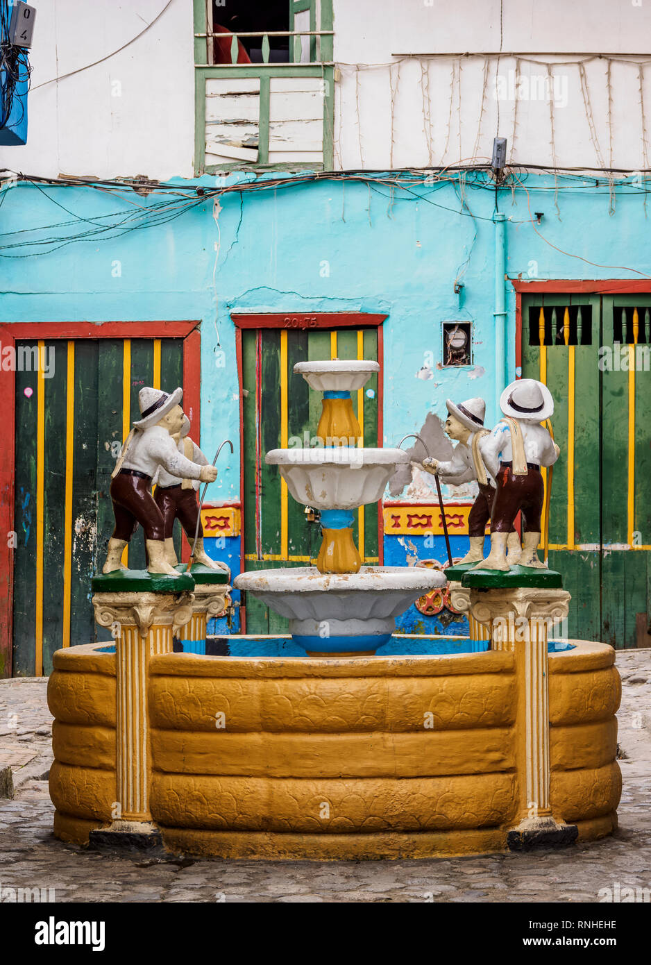 Strada colorato di Guatape, dipartimento di Antioquia, Colombia Foto Stock
