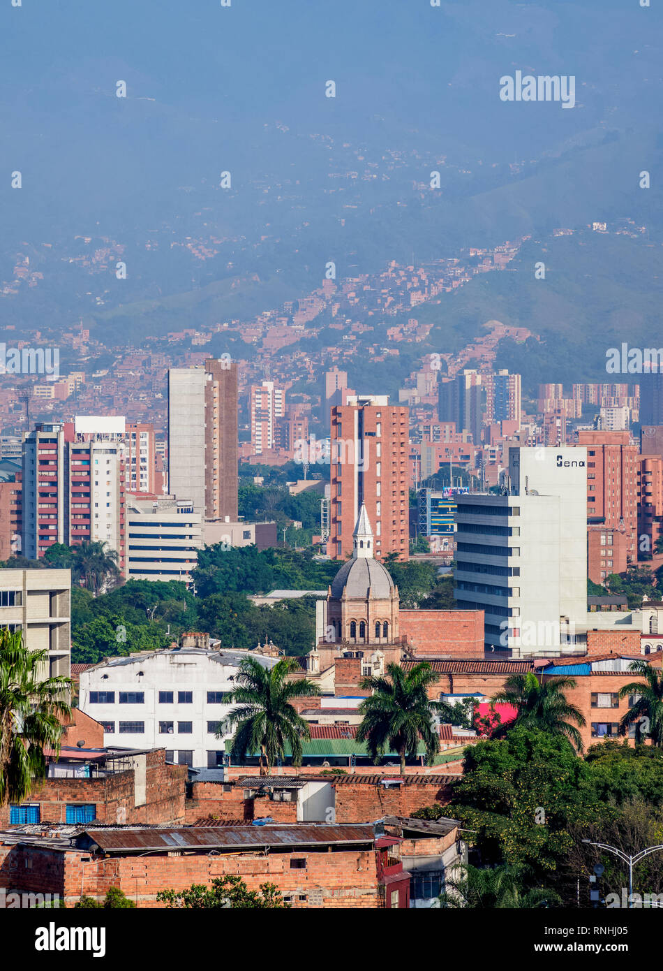 Lo Skyline di Medellin, dipartimento di Antioquia, Colombia Foto Stock