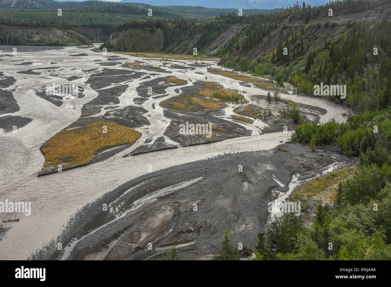 Chitina intrecciato fiume sulla strada McCarthy, chitina, Alaska, STATI UNITI D'AMERICA Foto Stock