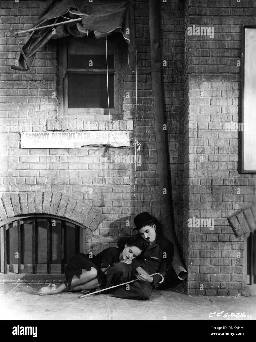 Charlie Chaplin Paulette Goddard Tempi Moderni 1936 Charles Chaplin Productions / United Artists Foto Stock