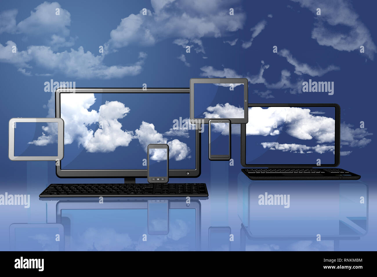 Computer, computer con in sottofondo e sullo schermo il cielo blu. 3D'illustrazione. Foto Stock