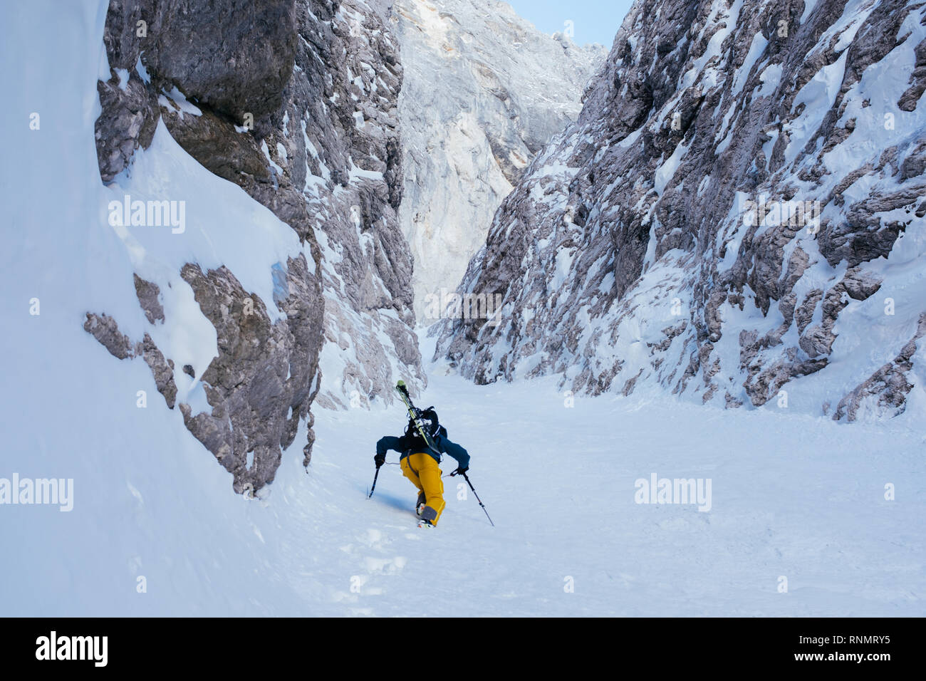 Sci ripido couloir in Piccolo Mangart north face Foto Stock