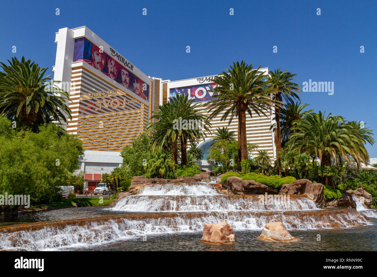 Fontana di fronte al Mirage Hotel e Casinò sulla Strip di Las Vegas, Nevada, Stati Uniti. Foto Stock