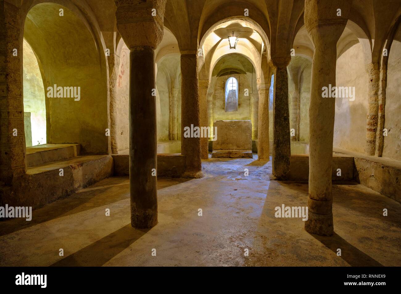 La cripta di San Paragorio, chiesa romanica, Noli, Liguria, Italia Foto Stock
