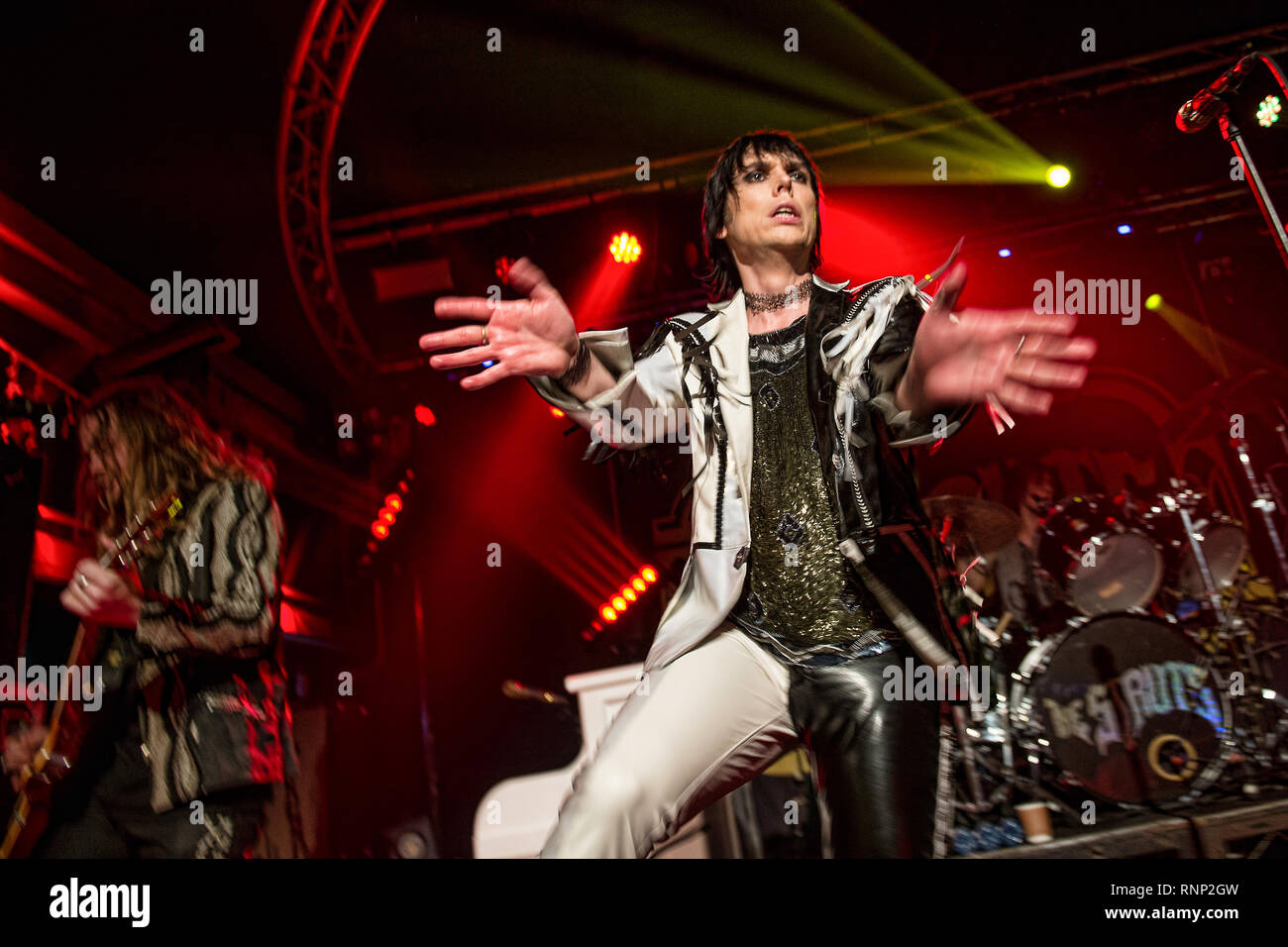 Glasgow, Scotland, Regno Unito. 19 Feb, 2019. English rockers puntoni glam fino al garage. Credito: Stuart Westwood/Alamy Live News Foto Stock