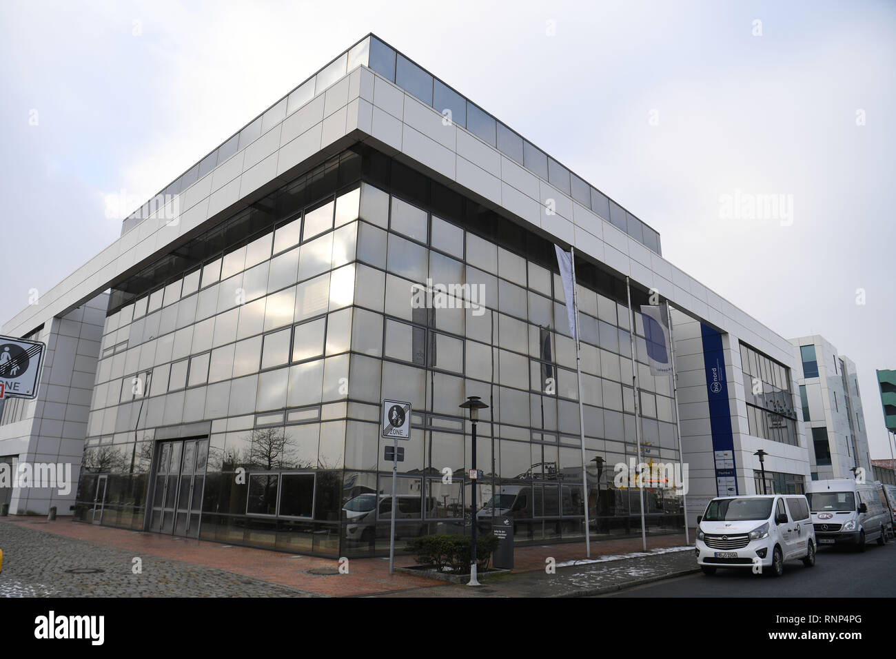 Bremerhaven, Germania. 31 gennaio, 2019. L'Istituto per la protezione delle infrastrutture marittime del Centro aerospaziale tedesco (Deutsches Zentrum für Luft- und Raumfahrt; DLR) si trova in questo edificio presso il porto di pesca. Credito: Carmen Jaspersen/dpa/Alamy Live News Foto Stock