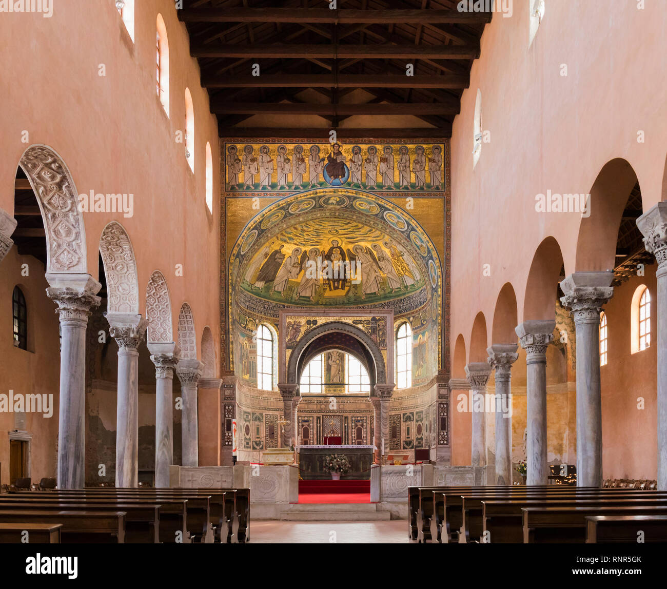 Basilica Eufrasiana - Eufrazijeva bazilika in croato - o la Basilica Cattedrale dell Assunzione di Maria. Parenzo in Istria, Croazia. Interi Foto Stock