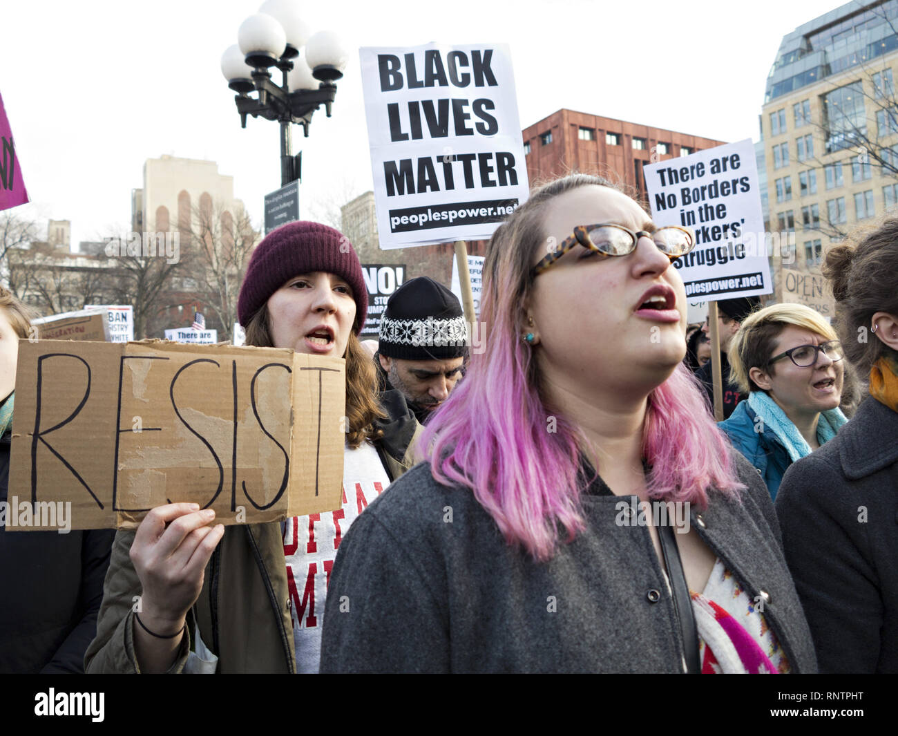 Rally contro le finestre rotte e C.E.I. a Washington Square Park di New York, 11 gennaio 2017. Foto Stock