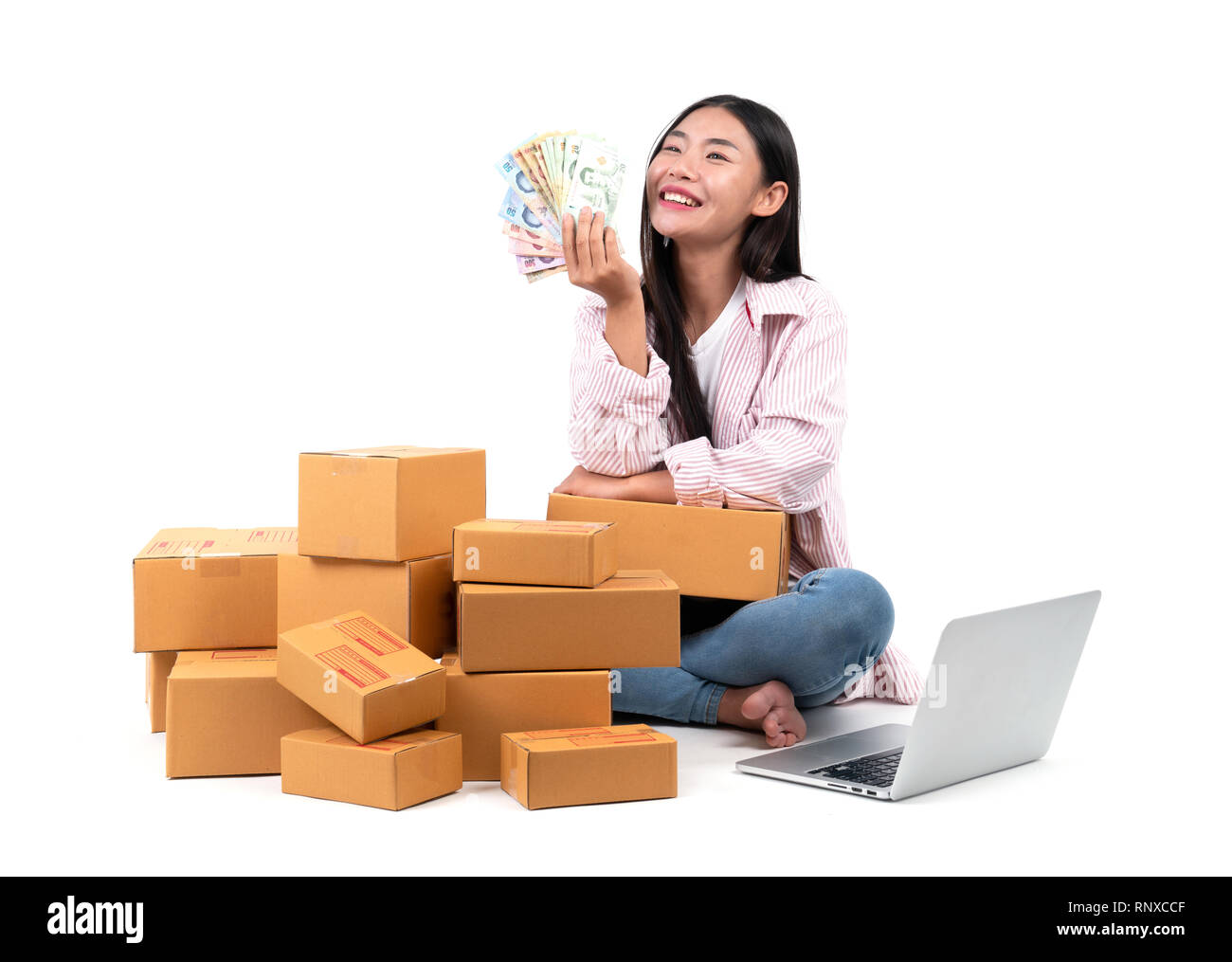 Donna che lavorano vendere online su sfondo bianco Foto Stock