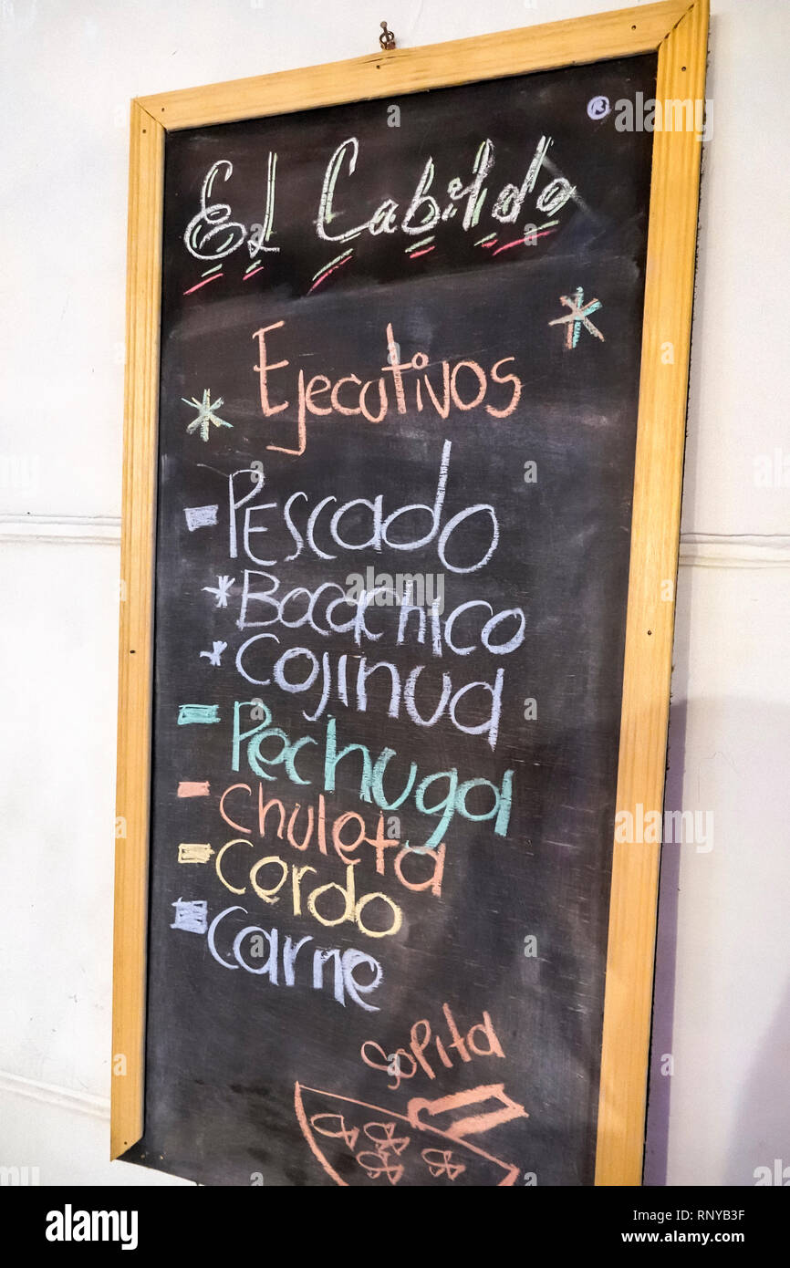 Cartagena Colombia,Centro,centro,Getsemani,El Cabildo,ristorante ristoranti ristorazione mangiare caffè bistrot,menu lavagna,lingua spagnola Foto Stock