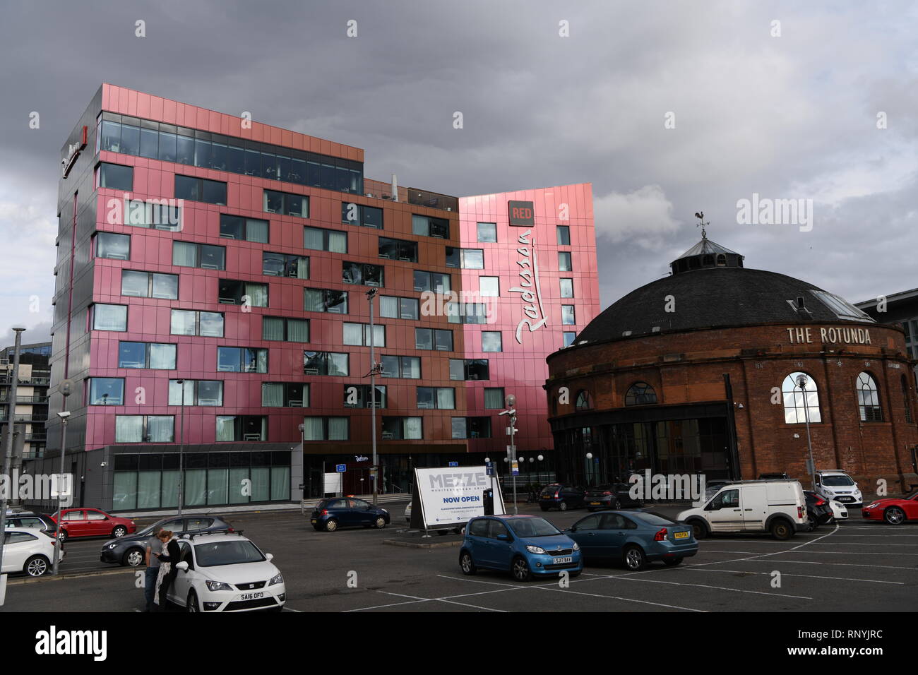 Radisson Hotel rossa, Glasgow, Scotland, Regno Unito. Situata sul fiume Clyde accanto al SECC. Foto Stock