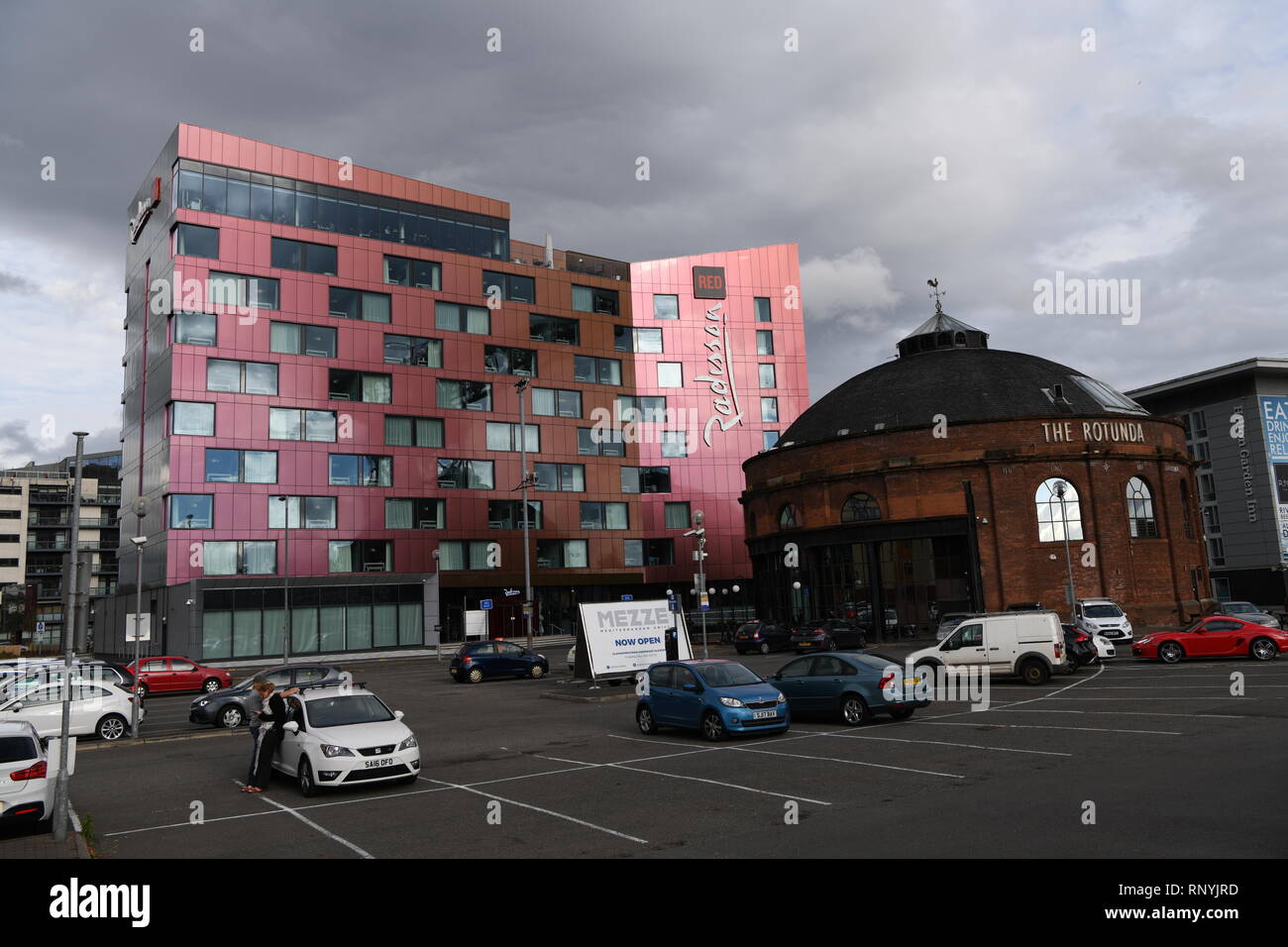 Radisson Hotel rossa, Glasgow, Scotland, Regno Unito. Situata sul fiume Clyde accanto al SECC. Foto Stock