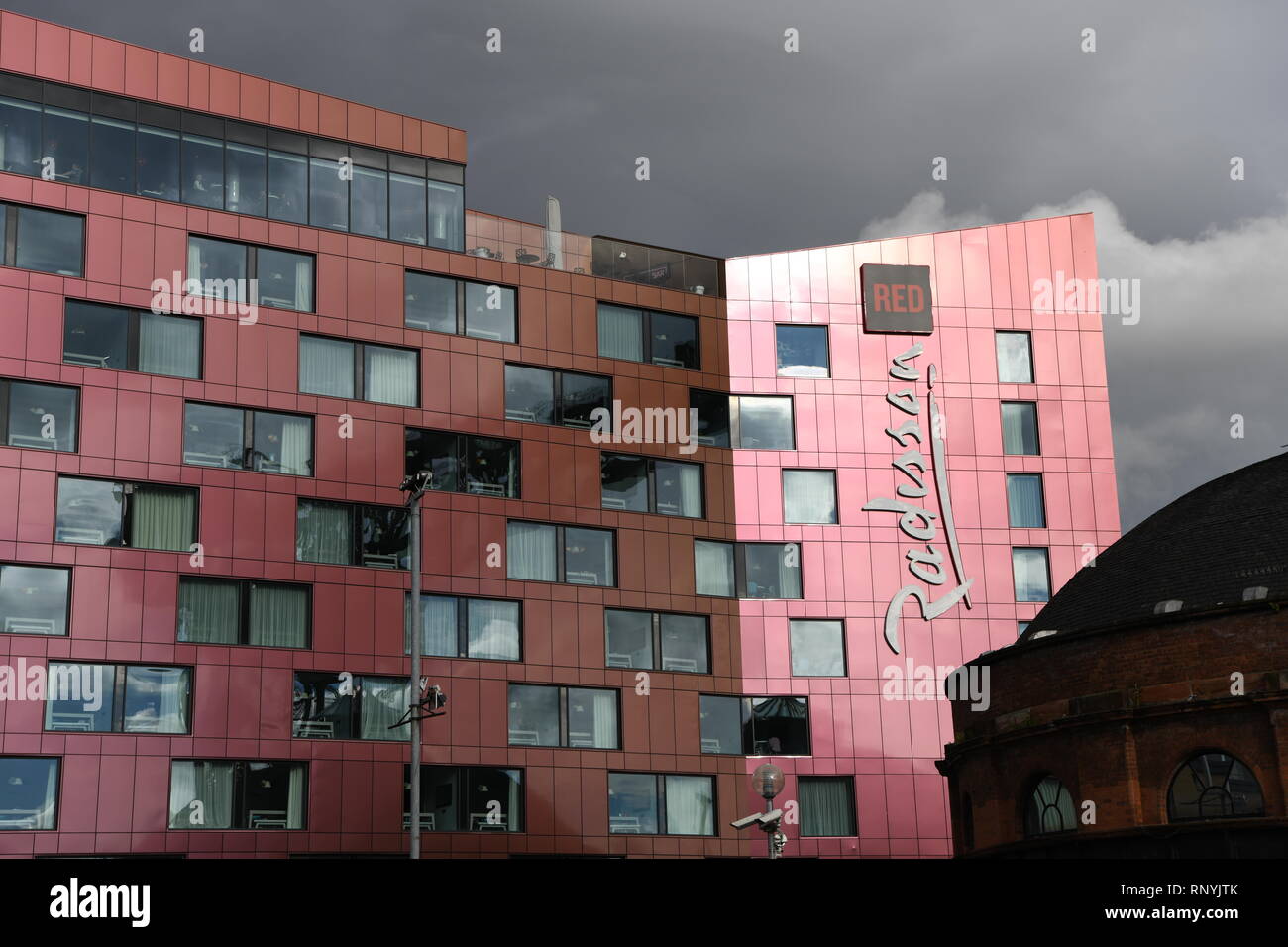 Radisson Hotel rossa, Glasgow, Scotland, Regno Unito. Situata sul fiume Clyde accanto al SECC. Foto Stock