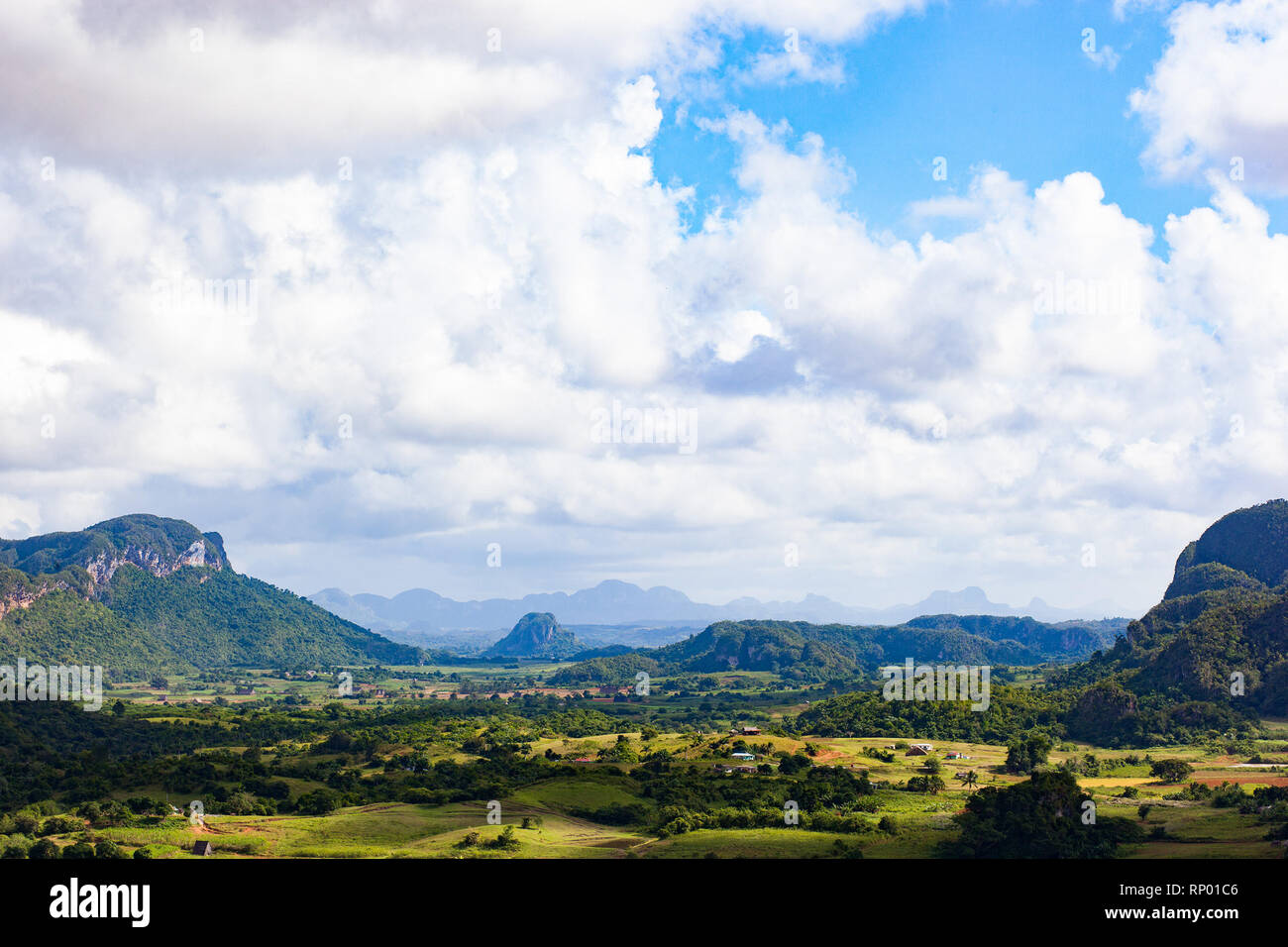 Una vista di foreste di montagna paesaggio in Cuba Foto Stock