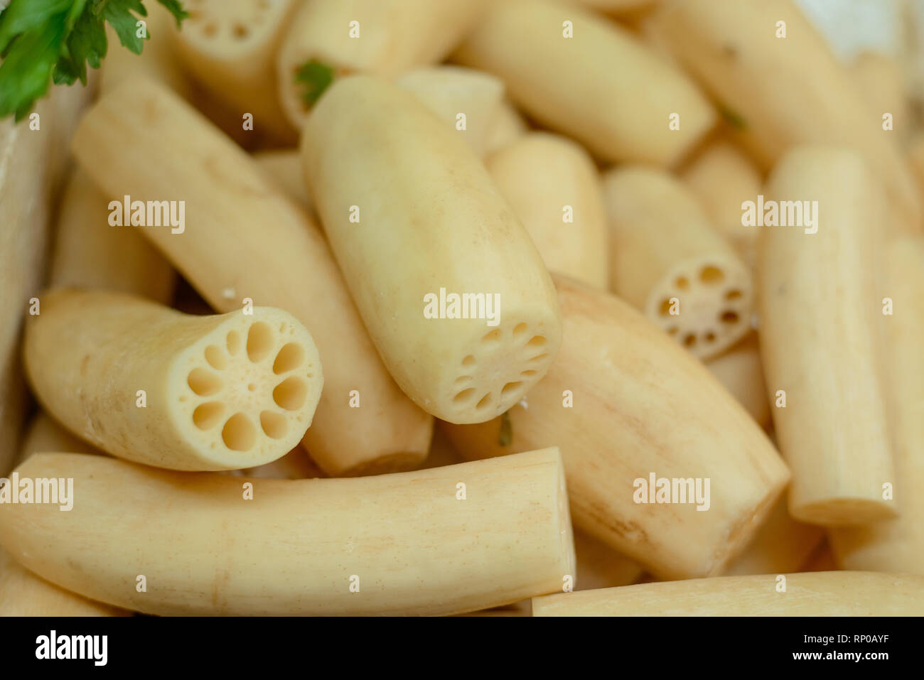 Vassoio di carni di radici di loto Foto Stock