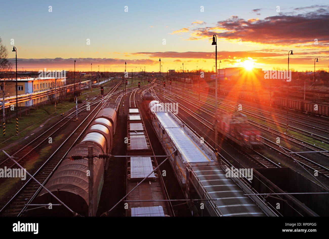 Stazione di nolo con treni - Trasporto merci Foto Stock