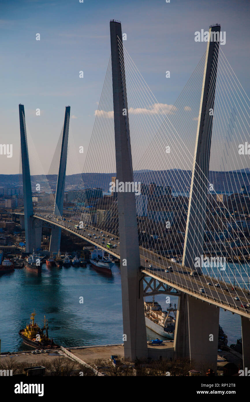 Una immagine ritratto di Zolotoy Bridge. Foto Stock