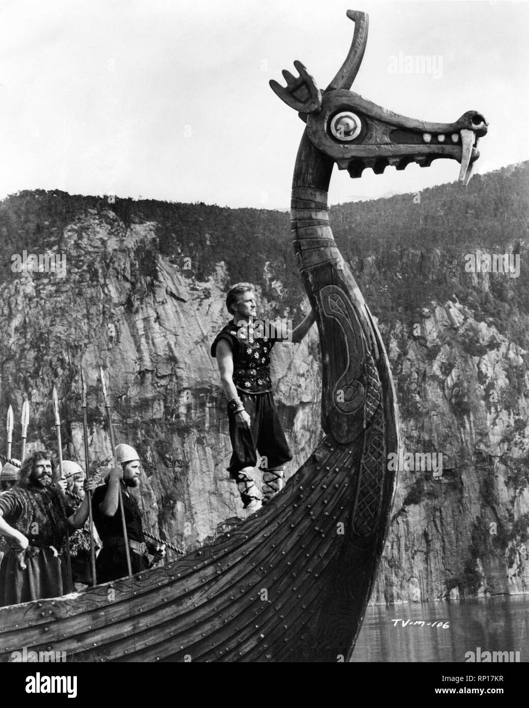 Kirk Douglas i vichinghi 1958 Viking Ship dragon prow Norvegia il direttore Richard Fleischer United Artists Foto Stock