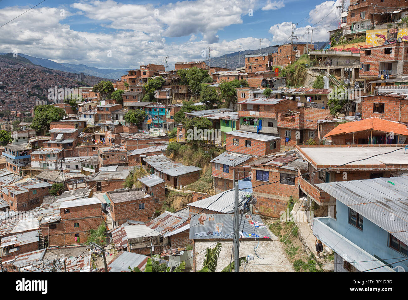 Medellin, Colombia - 20 agosto 2018: case nel famoso 13 distretto della città Foto Stock