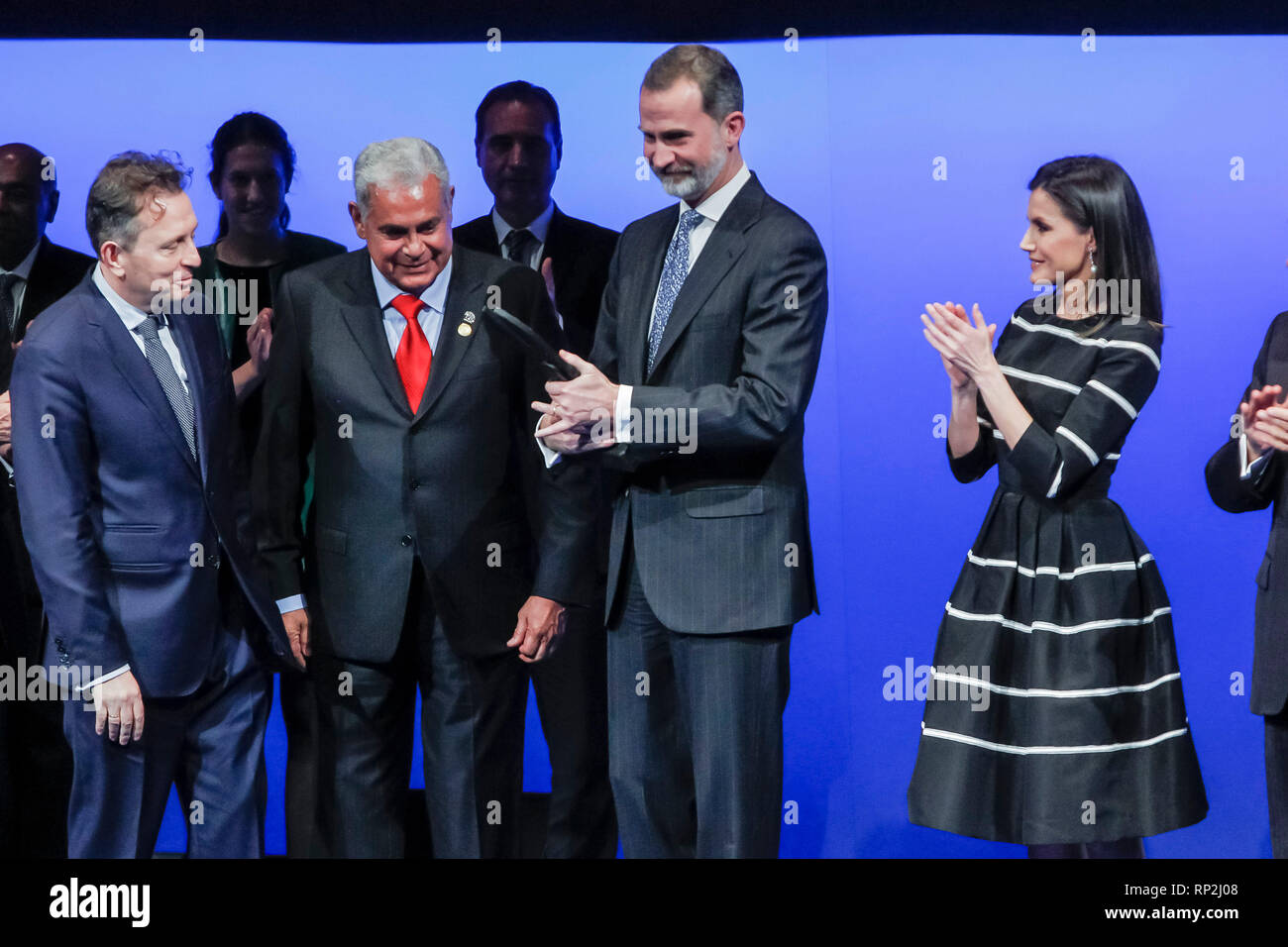 Madrid, Spagna. Xx Febbraio 2019. Il re Filippo VI di Spagna, Regina Letizia di Spagna frequentare la consegna al re Filippo VI di Spagna del 'World Peace & Liberty Award' durante la sessione di chiusura della 'Legge Mondiale Congresso (WLC)" del "World Jurist Association (WJA)" presso il Teatro Reale a febbraio 20, 2019 a Madrid, Spagna. Credito: Jimmy Olsen/Media punzone ***Nessuna Spagna***/Alamy Live News Foto Stock