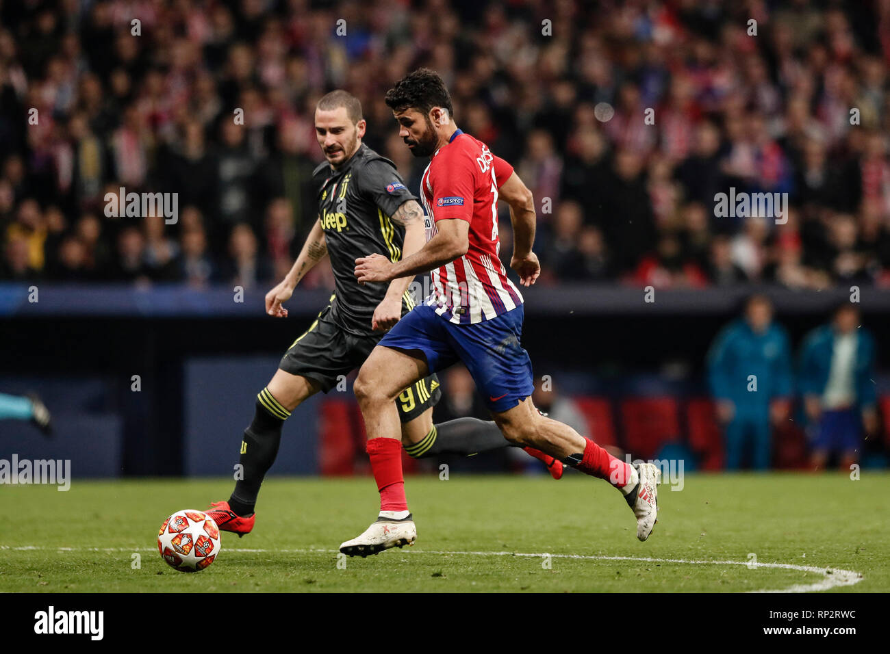Wanda Metropolitano, Madrid, Spagna. Xx Febbraio 2019. UEFA Champions League Football, Atletico Madrid contro la Juventus; Diego Costa (Atletico de Madrid)contestata da Bonucci (Juve) Credito: Azione Sport Plus/Alamy Live News Foto Stock