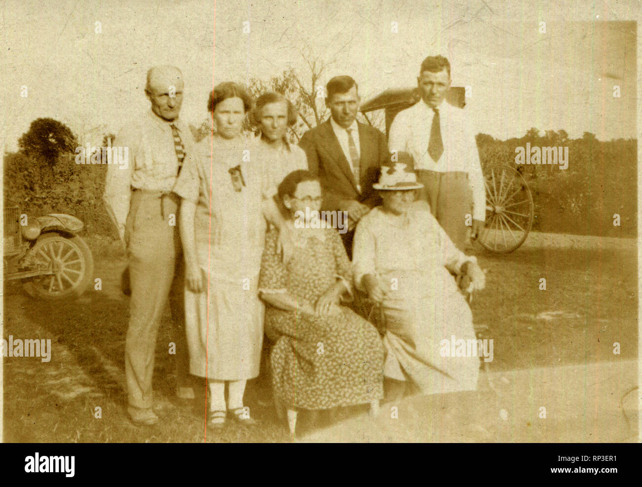 America, Stati Uniti d'America. 1900 s . Una vecchia foto di famiglia di diverse generazioni. Foto Stock